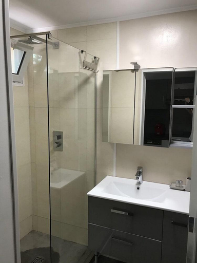 Bathroom 4, Résidence les Caraibes, Hérault