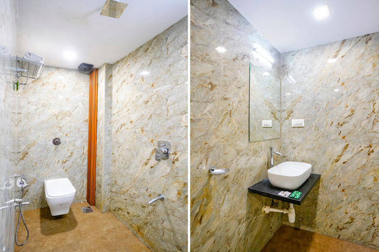 Bathroom, FabHotel Shahi Palace, Mumbai Suburban
