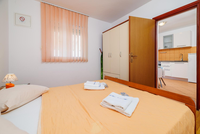 Others 2, Apartments and rooms Bionda, Senj