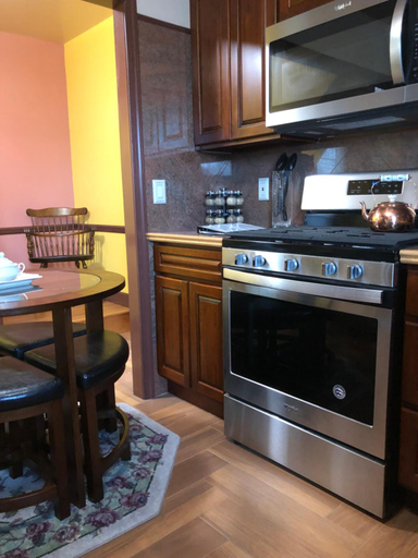 Others 4, Private Unit with own Entrance To Share, New York