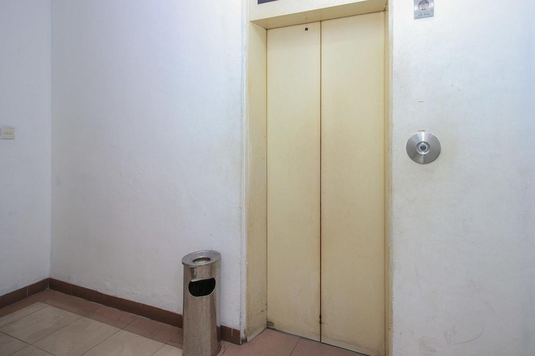 Bathroom 5, Sabrina Hotel Sisingamangaraja, Pekanbaru