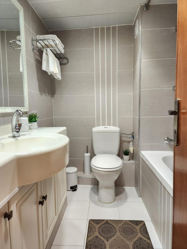 Bathroom 3, Caesarea Vacation Rooms