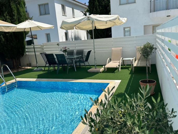 Sport & Beauty, LC Palm Villa