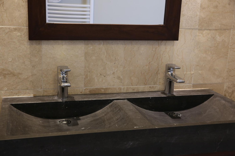 Bathroom 5, Les Hameaux de Beauval, Loir-et-Cher