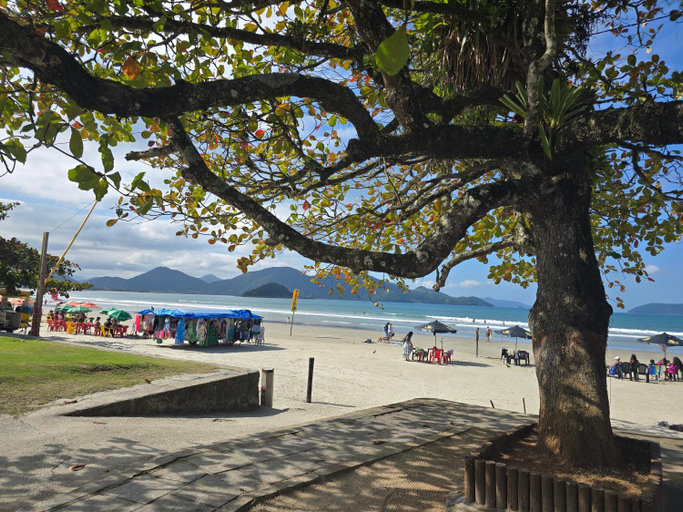 Others 4, Suites privativas com Ar, Frigobar e TV - apenas 300m da Praia da Maranduba, Ubatuba