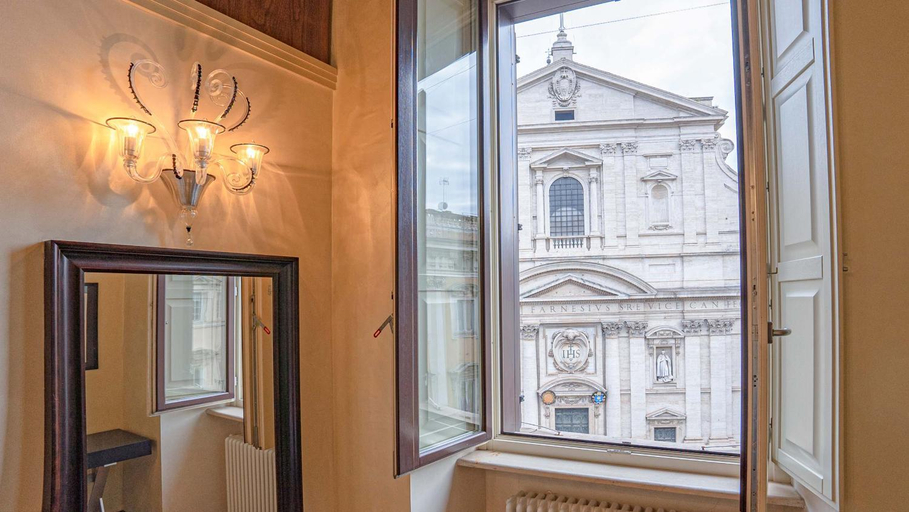 Others 4, EasyTopStay - Piazza Venezia City View Charming Apt, Roma