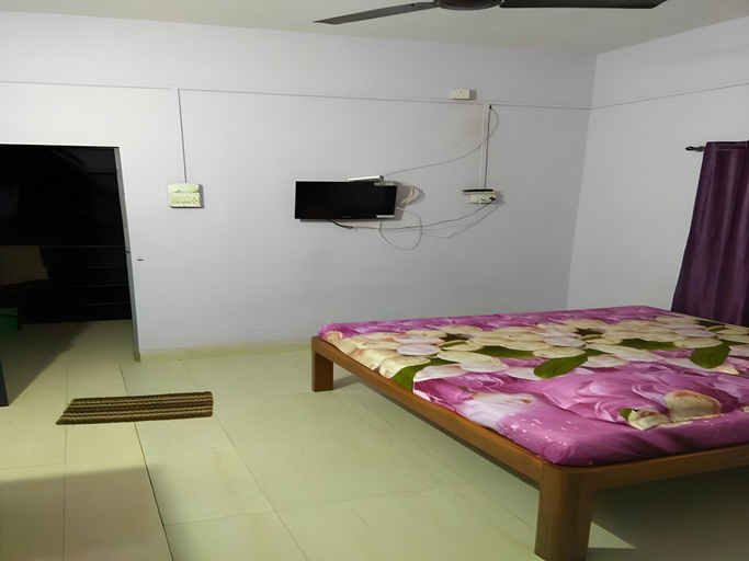 Bedroom 2, Badami cottage, Raigarh