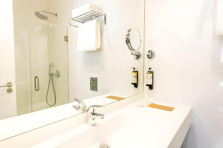 Bathroom 4, Lx SoHo Boutique Hotel by RIDAN Hotels, Lisbon