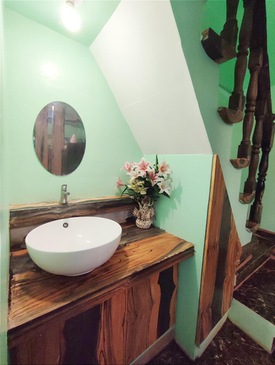 Bathroom 4, Blue Lagoon Inn and Restaurant, Pagudpud