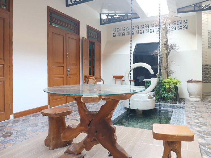 Public Area 3, RedDoorz @ Ndalem Eyyang Syariah Stasiun Klaten, Klaten