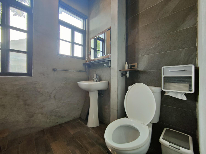 Bathroom 3, SOHO Military Dependent's Villages Guesthouse, Kaohsiung