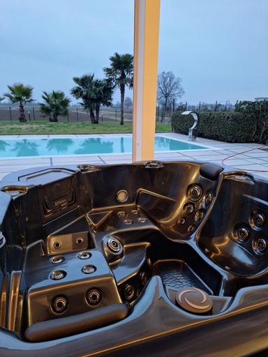 Others 4, Villa Private Pool Luxury G&P Hot Tub, Bologna