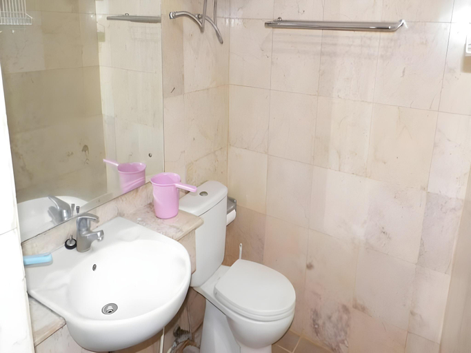 Bathroom 3, Apartment Braga City Walk, Bandung