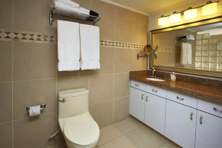 Bathroom 3, Playa Linda Beach Resort
