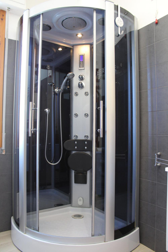 Bathroom 2, POESIS ROOM, Cagliari
