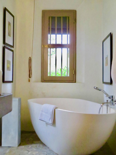 Bathroom 4, Samaragiri, Habaraduwa