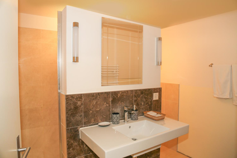 Bathroom 3, Hotel Lakeview, Interlaken
