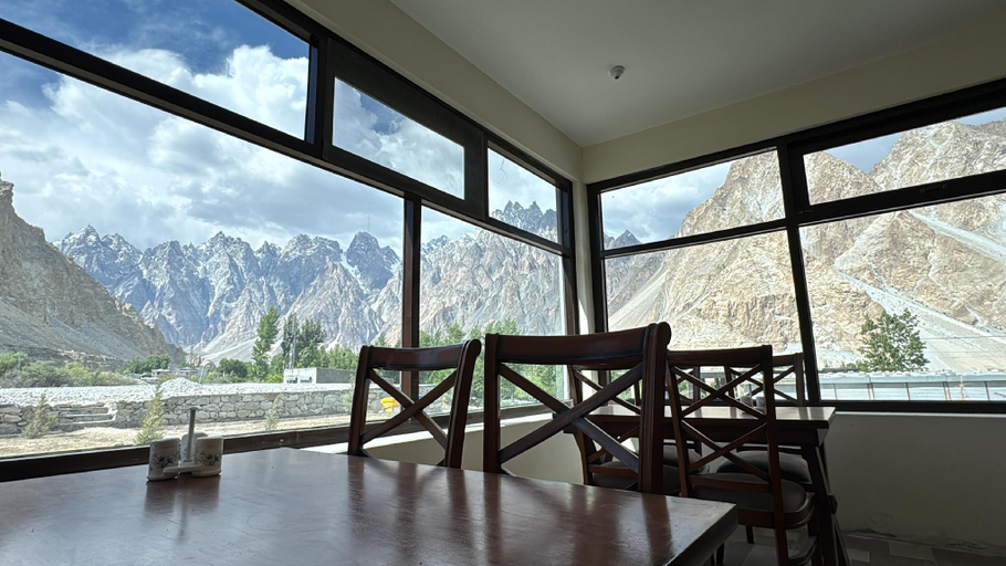 Others 4, Danatum Passu, Northern Areas