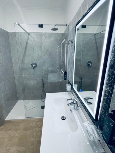 Bathroom 5, Park Hotel Imperatore Adriano, Rome