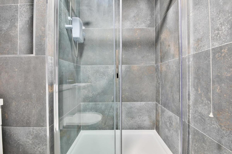 Bathroom 3, Centrally Located 2Bed Flat With Balcony & Parking, Cardiff