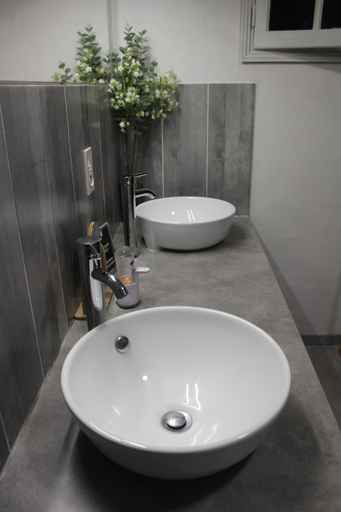 Bathroom 2, ARTS & Passion, Charente-Maritime