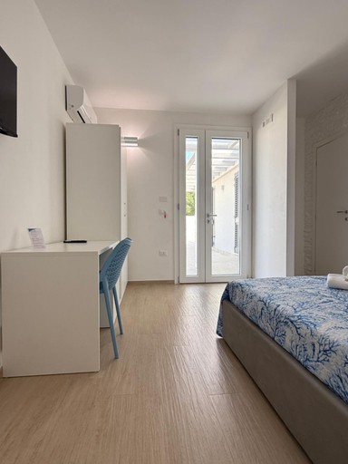 Others 3, B&B Bianco Mediterraneo, Taranto