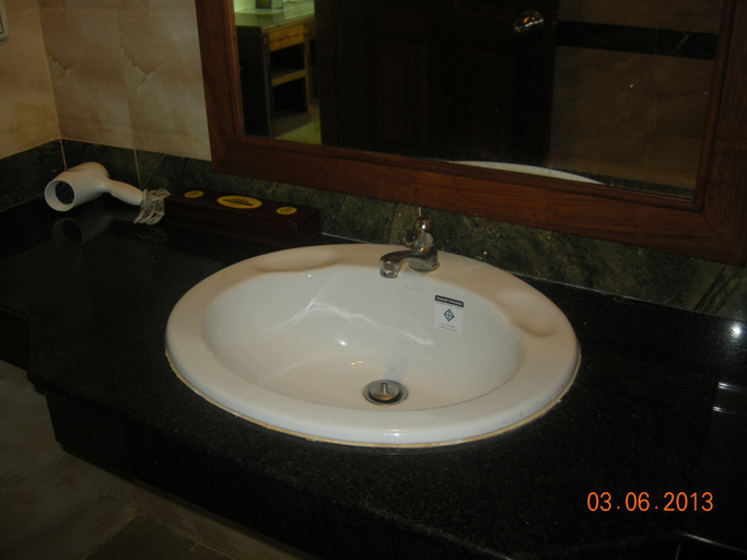 Bathroom, Kampong Speu City Hotel, Chbar Mon