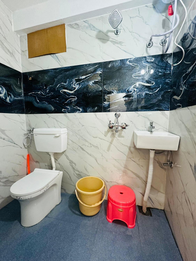 Bathroom 3, Hotel Shree Gangotri, Ujjain