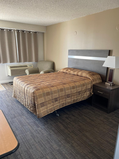 Bedroom 4, Hilltop Motor Inn, Division No. 12