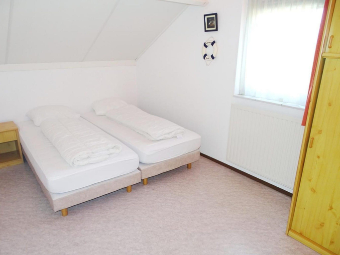 Bedroom 3, Bungalow in Breskens near Beach and Lighthouse, Sluis