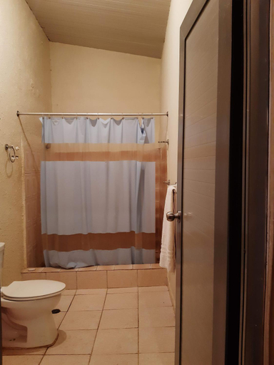 Bathroom 3, Hotel El Tronco Inc, Boca Chica