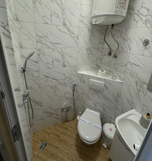 Bathroom 2, Pierre Apartments, Odes'ka