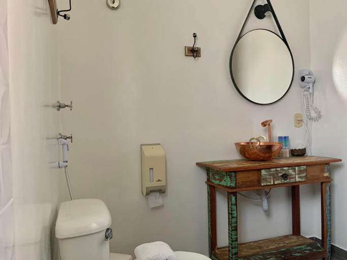 Bathroom 3, Pousada Catamara, Porto Seguro