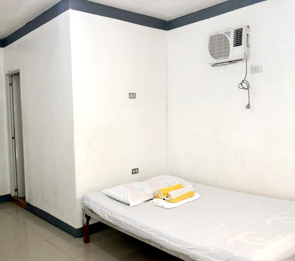 Others 4, Patty hostel, Coron