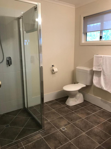 Bathroom 2, Sancerre Estate , Stanthorpe