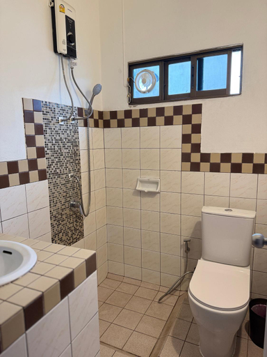 Bathroom 2, Buakao Inn, Ko Phangan