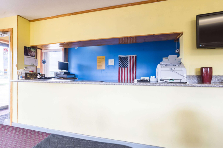 Public Area, Rodeway Inn Sardis, Panola