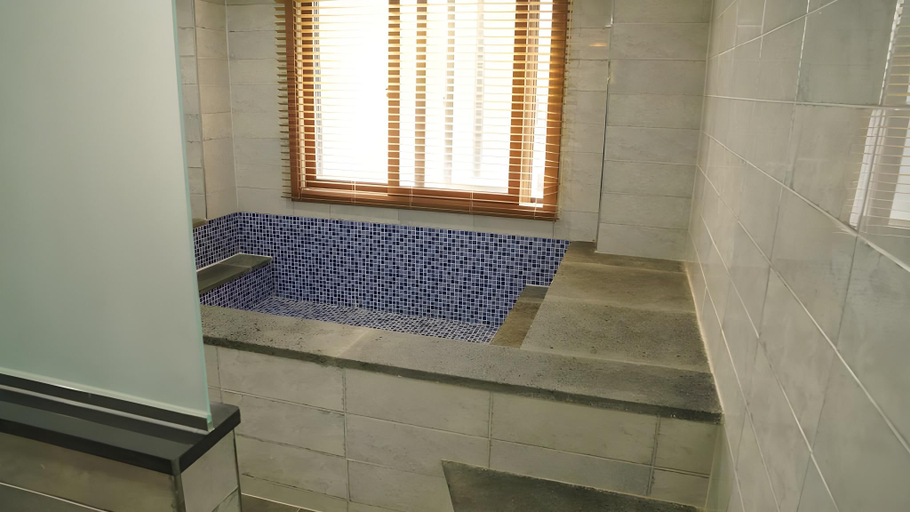Bathroom, Hotel Rainbow, Changnyeong
