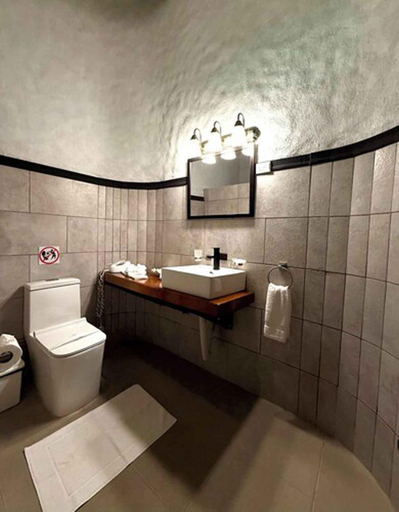 Bathroom 4, Rancho Rio Perlas, Cartago