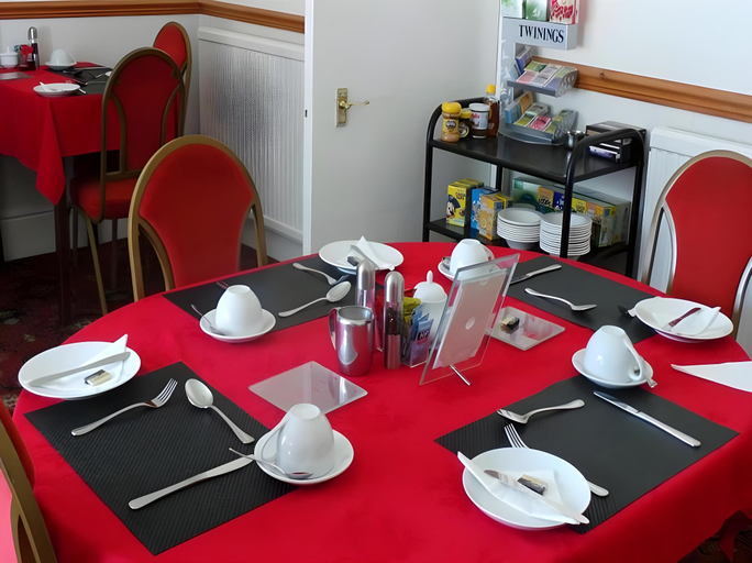 Food & Drinks, The Oakcliffe, Devon
