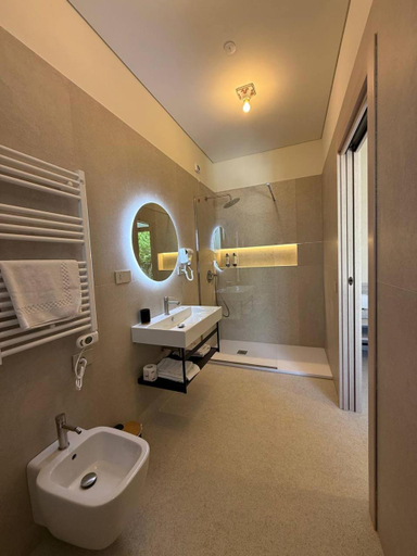 Bathroom, Masseria Chinunno, Bari