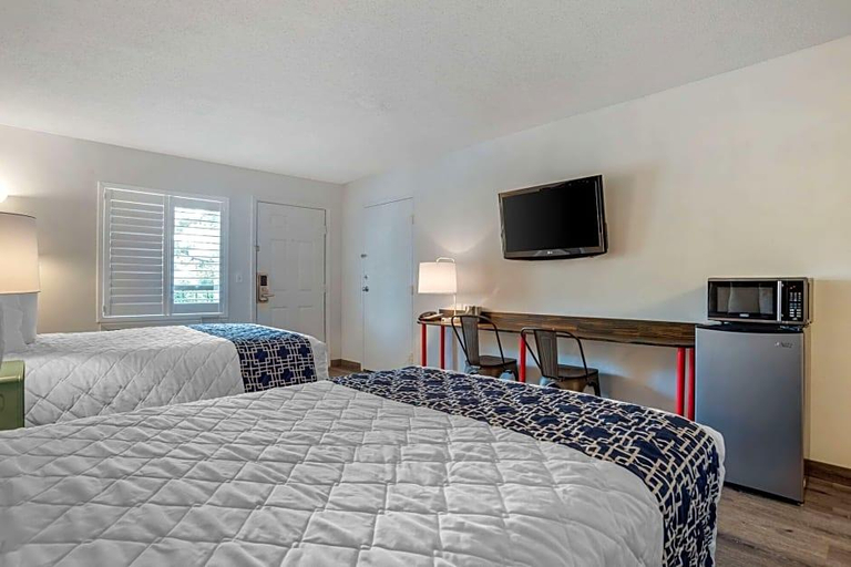 Bedroom 4, Rodeway Inn & Suites Fort Rucker, Dale