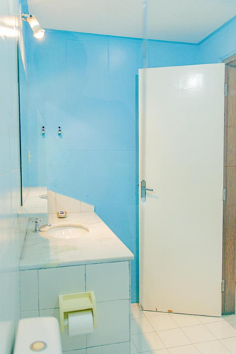 Bathroom 4, Pousada Valhacouto, Parati