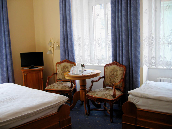 Bedroom 2, Opera Hotel, Praha 7