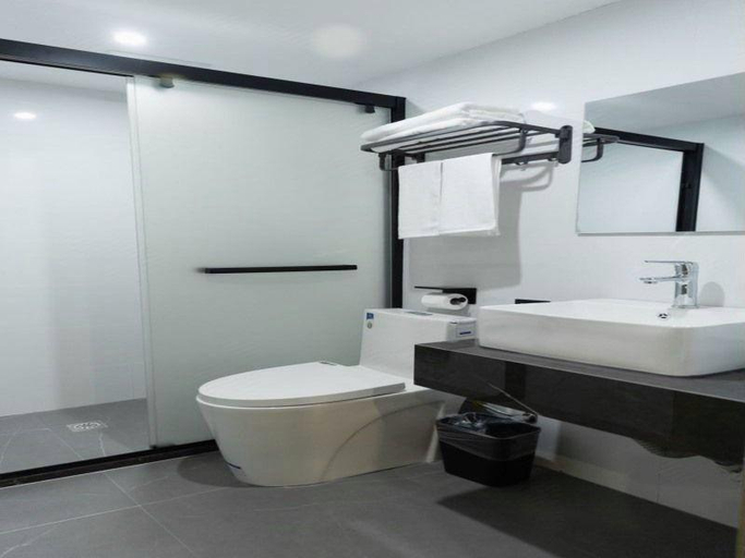 Bathroom 3, Green Tree Inn Jiangxi Jingdezhen Leping Middle Renmin Road, Jingdezhen