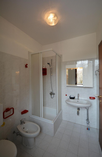 Bathroom 2, Agriturismo Runchee, Como