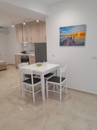 Others 4, Mamos Apartment, Sarandës