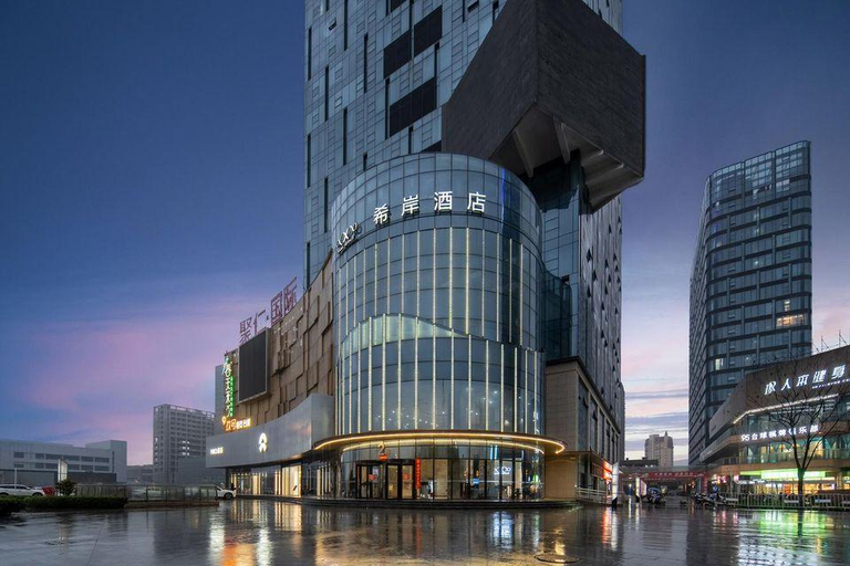 Exterior & Views
