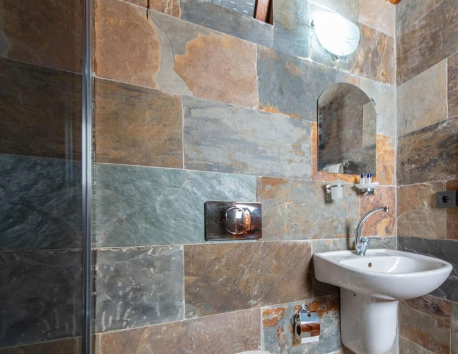 Bathroom 2, Bungalowsky, Kemer