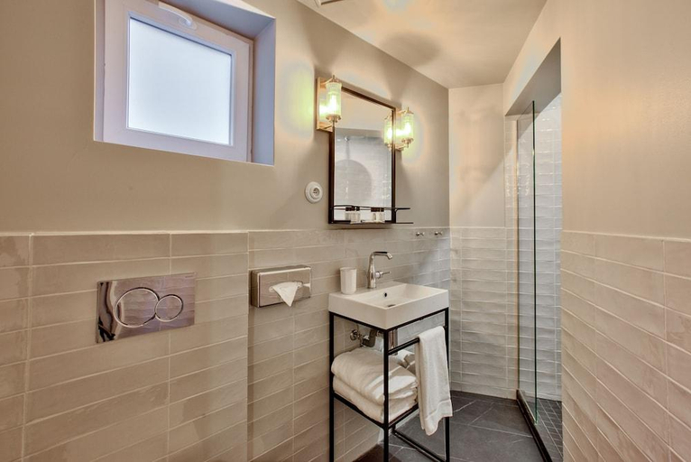 Bathroom 4, Bervic Hotel, Paris